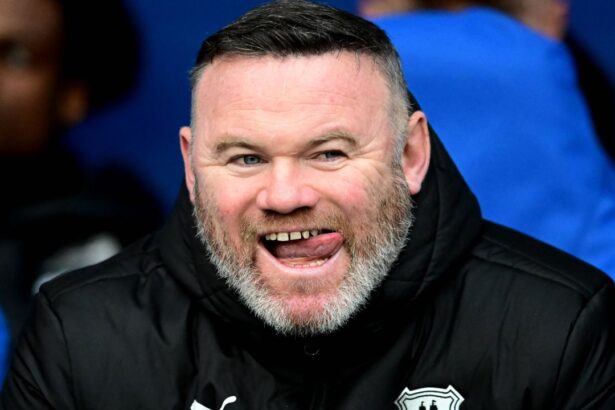 oficial wayne rooney dat afara pe 31 decembrie si inlocuit cu doi antrenori care debuteaza azi pe 1 ianuarie 677516b5074ab