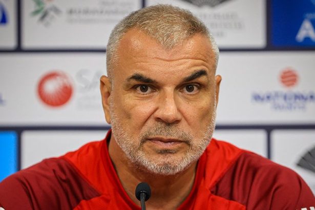 olaroiu meci sufocant in emirate un fost jucator de la ac milan benfica si tottenham a debutat sub comanda romanului 679d09bcc277b