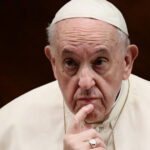 papa francisc critica era fake news ului unii oameni nu au incredere in argumente rationale ce spune despre inteligenta artificiala 677fc3865decb