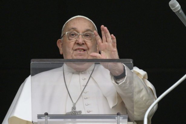 papa francisc la 80 de ani la eliberarea lagarului auschwitz holocaustul nu trebuie sa fie nici uitat nici negat 67964c1e32767