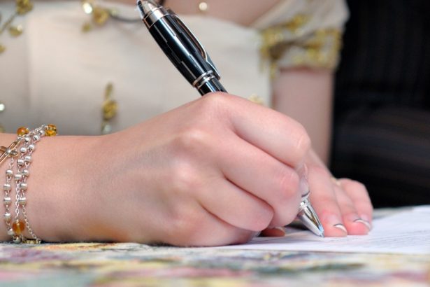 parlamentul portugaliei a aprobat cresterea varstei minime legale pentru casatorie de la 16 ani la 18 ani 679d1b6b0456f