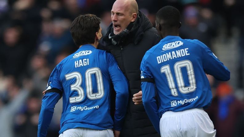 philippe clement pus la zid dupa succesul cu celitc din cauza lui ianis hagi 6777a4ac2cb4f