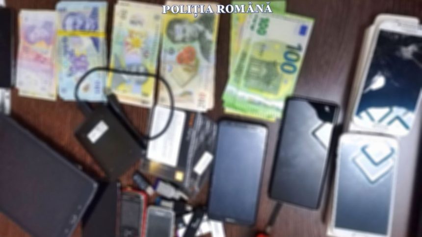 Polițiștii au efectuat 13 percheziții în Constanța, Tulcea și Olt, într-un dosar penal de înșelăciune și fals în înscrisuri sub semnătură privată. 1 politistii au facut 13 perchezitii in constanta tulcea si olt intr un dosar penal de inselaciune si fals in inscrisuri sub semnatura privata 6791f480806ab