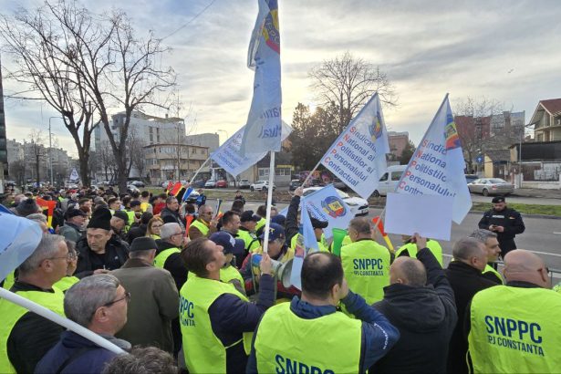 politistii organizeaza un nou portest in fata ipj constanta impotriva masurilor de austeritate si diminuarilor salariale 678514a232d98