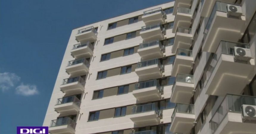 Prețul apartamentelor a crescut de 13 ori în ultimii 25 de ani. Câți ani ar fi fost necesari pentru a cumpăra un imobil cu salariul mediu din anul 2000? 1 pretul apartamentelor a crescut de 13 ori in ultimii 25 de ani in cati ani putea fi cumparat un imobil cu salariul mediu din anul 2000 679bfc50dab4c