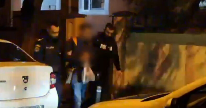 Prima reținere după mitingul pro-Georgescu. Bărbatul care a vandalizat mașina jurnaliștilor a stat noaptea în arest. 1 prima retinere dupa mitingul pro georgescu barbatul care a vandalizat masina unor jurnalisti si a petrecut noaptea in arest 678222d8d2d3c