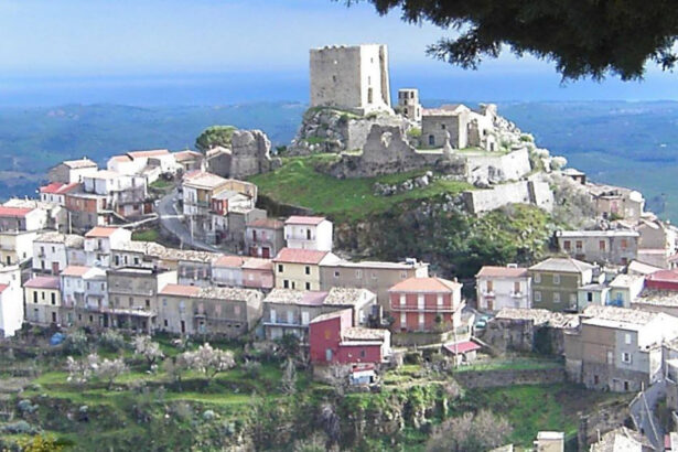 primarul unui sat italian le interzice locuitorilor sa se imbolnaveasca cum explica ordinul 677d62ece901c