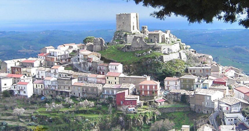 primarul unui sat italian le interzice locuitorilor sa se imbolnaveasca cum explica ordinul 677d62ece901c