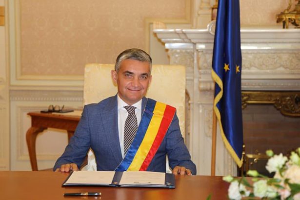 primele declaratii ale primarului vlad oprea dupa acuzele ca ar fi luat spaga un grup de interese vrea sa puna mana pe sinaia 6793adb461789