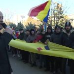 Protestul de la Constanța: Deputatul Hristu s-a manifestat și pentru „civilii dintre noi” – „Jos Iohannis!” 3 protestul de la constanta deputatul hristu s a manifestat si pentru civilii dintre noi jos iohannis video 678bb73254ca3