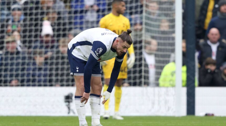radu dragusin desfiintat la pauza meciului tottenham newcastle 6779400bdf10c