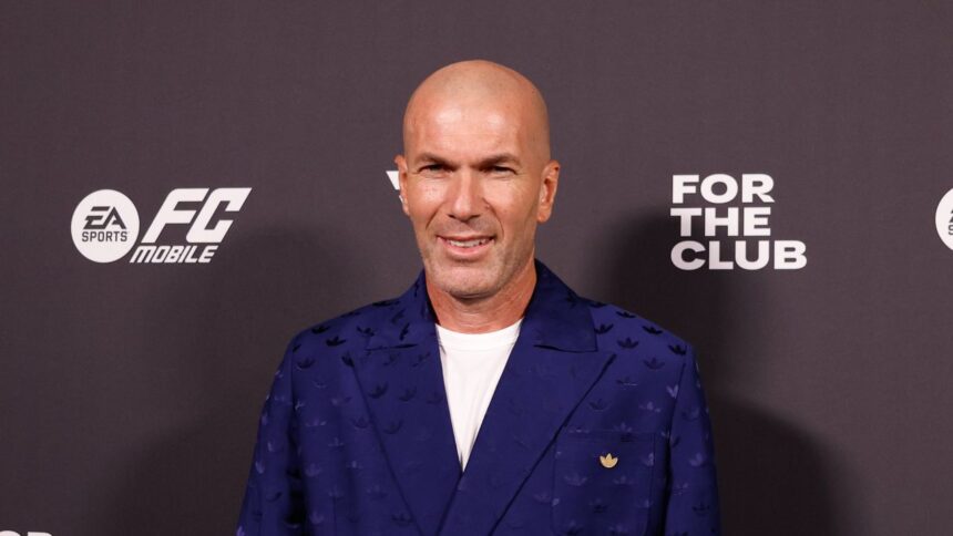 Răsturnare de situație? Un francez important susține că Zidane nu va fi succesorul lui Deschamps. Care e explicația? 1 rasturnare de situatie un francez important sustine ca zidane n ar fi succesorul lui deschamps care e explicatia 677ea5f297653