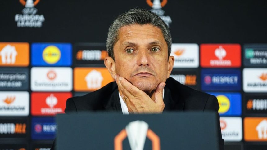 Răzvan Lucescu a răbufnit după succesul din Europa League: "În două zile mă întorc în cușcă! Este nedrept" 1 razvan lucescu a rabufnit dupa succesul din europa league in doua zile ma intorc in cusca este nedrept 6793499a37f69