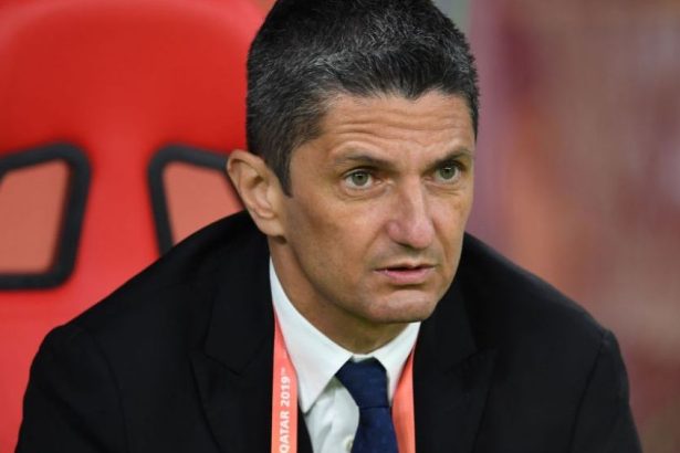 razvan lucescu se scufunda cu paok campioana greciei cu antrenorul suspendat inca un rezultat dezamagitor in 2025 678d506e2e611