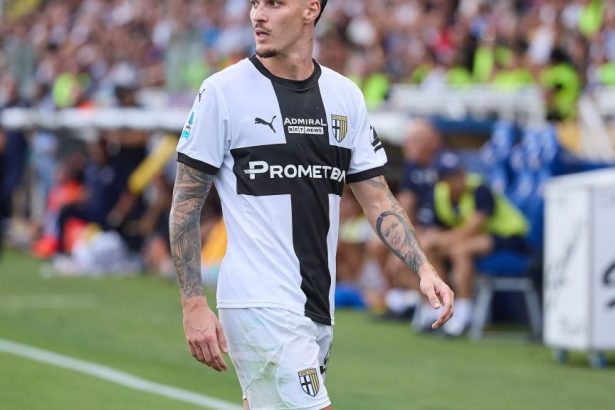 renunta fiorentina la pista dennis man noul fotbalist intrat in vizorul violetilor 679a58b09ca56