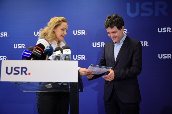 rocada propusa pentru lasconi ea preia primaria capitalei in schimbul sprijinului pentru nicusor dan la prezidentiale 6786a6a2b2838