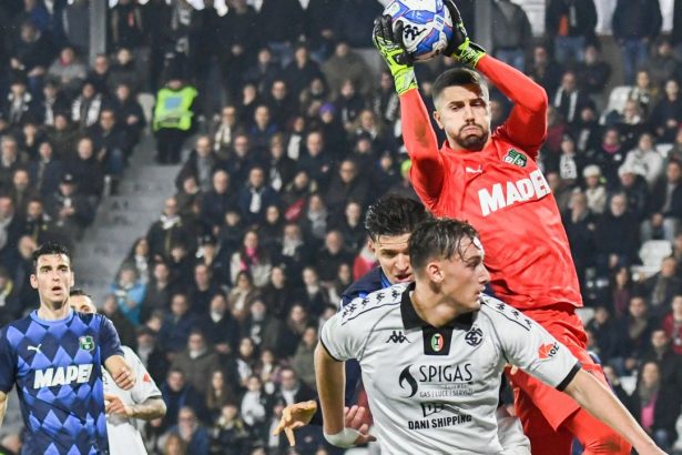 sassuolo pierde dar ramane lider si horatiu moldovan e desemnat jucatorul meciului de adversari 6794860ca5c58