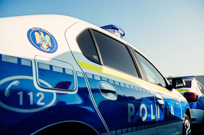 scandal in palas un barbat a ajuns la psihiatrie dupa ce a intrat in casa vecinilor si a fost la un pas sa ii bata ce transmit politistii 67964d4373465