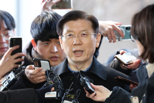seful securitatii pesedintelui sud coreean suspendat si a dat demisia el a impiedicat arestarea lui yoon suk yeol 6780f4b38002b