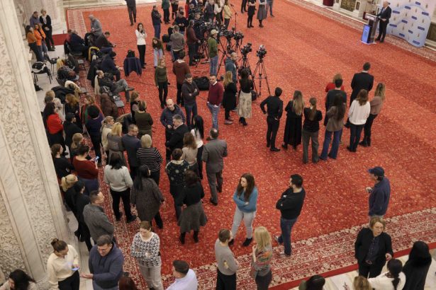 sindicatele din senat anunta ca cei 190 de angajati vizati de restructurare vor da in judecata institutia cine va plati factura 6790fb2c73e0c