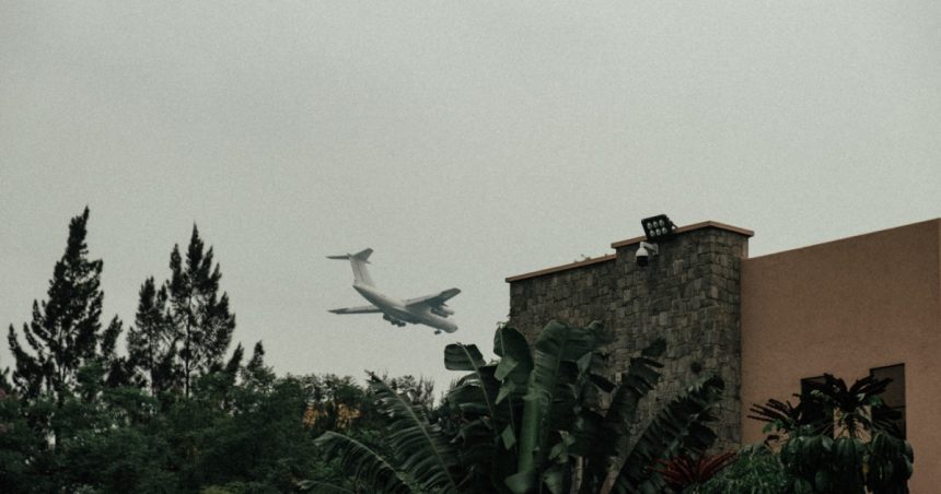 situatie tensionata in congo rebelii controleaza aeroportul din goma sua ar fi cerut personalului ambasadei sa plece din tara 6799d6e5acfb6