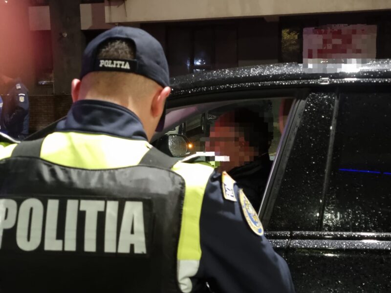 sofer prins cu mata n sac de politisti barbatul care se cinstise de sfantul ion prins pe o strada din satul culmea 677e72be8461e