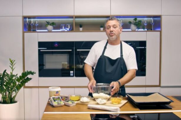 sorin bontea a dezvaluit reteta sa de placinta cu telemea branza si smantana e simpla si gustoasa 677e96d522315