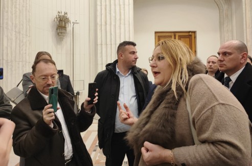 sosoaca se retrage din viata publica clement sava sos romania constanta au venit amenintari de pe conturi false de tiktok care o ameninta cu moartea si pe ea si copiii ei 677d097a8359e