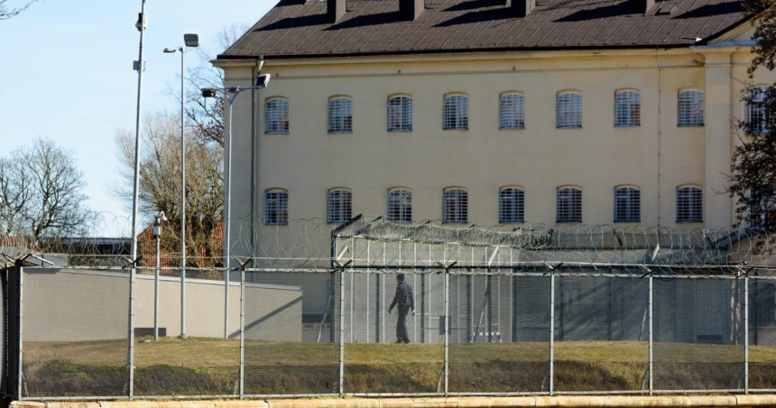 Suedia, țara europeană cu cel mai mare număr de infracțiuni armate pe cap de locuitor, intenționează să trimită deținuții în străinătate. 1 suedia statul european cu cele mai multe infractiuni armate pe cap de locuitor cauta sa trimita detinutii in strainatate 679a58fc5dc10