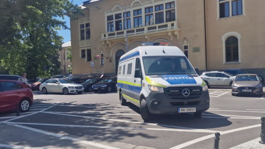 talharie in statia de autobuz de langa city mall victima amenintata cu un cutit autorul condamnat cu suspendare 677cd73aa6417