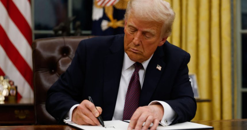 tarifele lui trump ar putea creste preturile unor tehnologii pentru laptopuri smartphone uri si inteligenta artificiala in sua 67987b1dbe4f2
