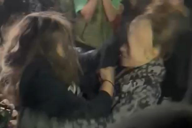 trei femei s au tras de par si s au luat la bataie din cauza unui loc de parcare dosarul a ajuns la curtea de apel constanta 67901a72bcc53