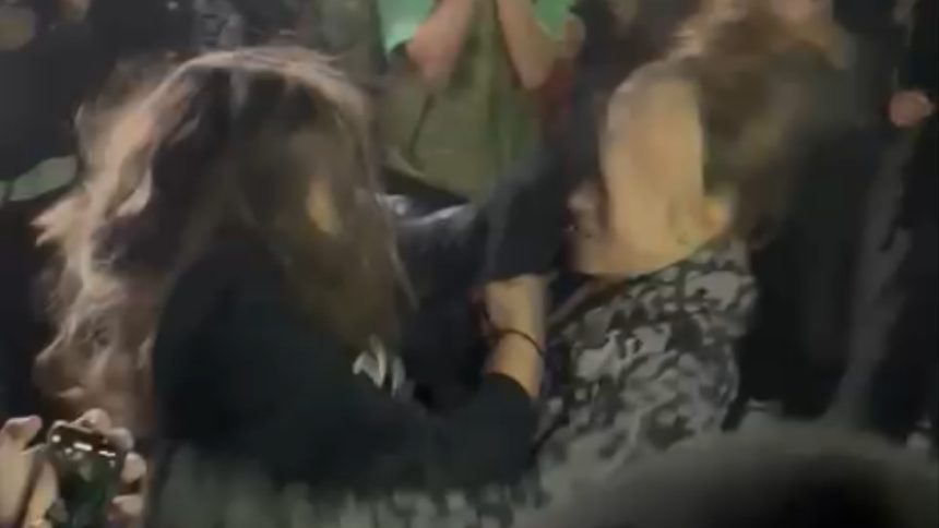 Trei femei s-au tras de păr și s-au bătut din cauza unui loc de parcare: dosarul a ajuns la Curtea de Apel Constanța 1 trei femei s au tras de par si s au luat la bataie din cauza unui loc de parcare dosarul a ajuns la curtea de apel constanta 67901a72bcc53
