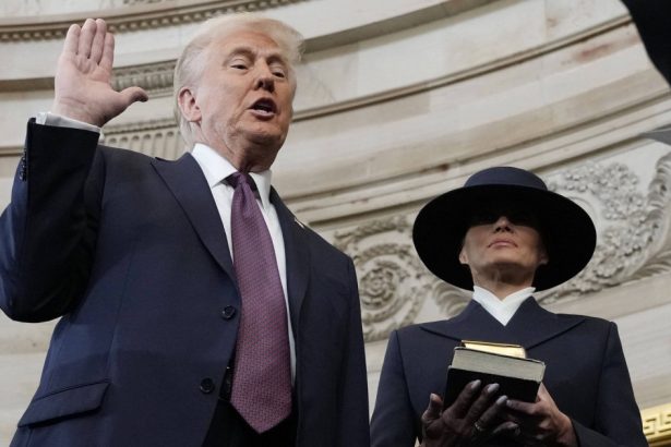 trump a depus juramantul fara sa puna mana pe biblie ce spun expertii despre consecintele acestui gest 678f47615ad6d