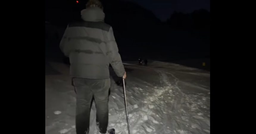 Turişti spanioli recuperaţi de salvamontişti după ce au urcat către Bâlea Lac fără echipament adecvat 1 turisti spanioli care au urcat catre balea lac fara echipament adecvat recuperati de salvamontisti 6796931d5c1b4