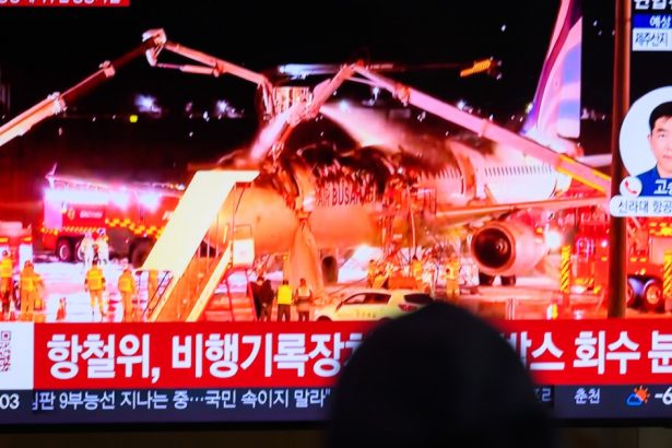 un avion cu 176 de pasageri la bord a luat foc pe un aeroport din coreea de sud 6799c8ca13bf6