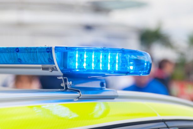 un barbat a incercat sa intre cu masina in ambasada federatiei ruse la stockholm 67989a8fb3ff1