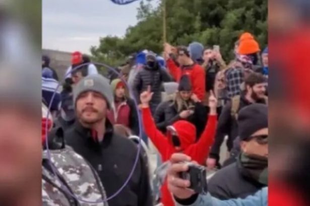 un barbat care a participat la asaltul de la capitoliu a fost omorat de un politist la cateva zile dupa ce a fost gratiat de trump 67989346c6539