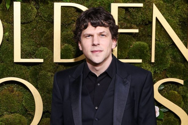 un celebru actor american nominalizat la oscar a vizitat timisoara ce i a spus copilului sau dupa vacanta in romania locul unde a pornit revolutia impotriva lui ceausescu 6798fbded362d