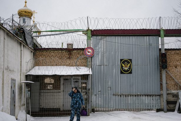 un detinut de 68 de ani din rusia a fost pus in carcera pentru ca a executat incorect exercitiile matinale 679129074e3ea