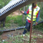 un inel metalic provenit de la un obiect spatial masiv a cazut din cer intr un sat din kenya 6777fcc14ea9a