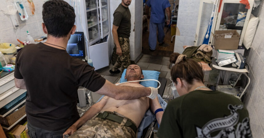 Un medic scoțian al armatei ucrainene a fost omorât în prima linie la vârsta de 26 de ani. 1 un scotian care era medic al armatei ucrainene a fost omorat in prima linie jordan avea doar 26 de ani 677d0ed5dbb76