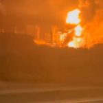 una dintre cele mai mari rafinarii de petrol din rusia a fost atacata de drone evacuare in curs de desfasurare 6782af99dc699