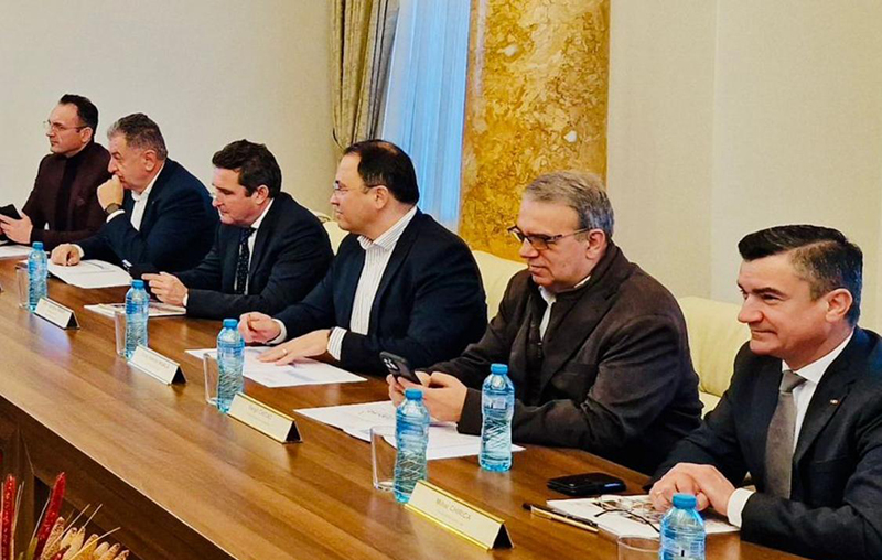 Vergil Chițac, ales membru în Comitetul Director al Asociației Municipiilor din România, cu Lia Olguța Vasilescu în funcția de președinte. 1 vergil chitac ales membru in comitetul director al asociatiei municipiilor din romania lia olguta vasilescu presedinte al amr 67894bef311f7