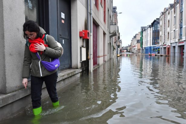 vestul frantei este vizat de un nou cod rosu de inundatii nivelul apei ar putea depasi recordul istoric din 1995 679b6e85157c4