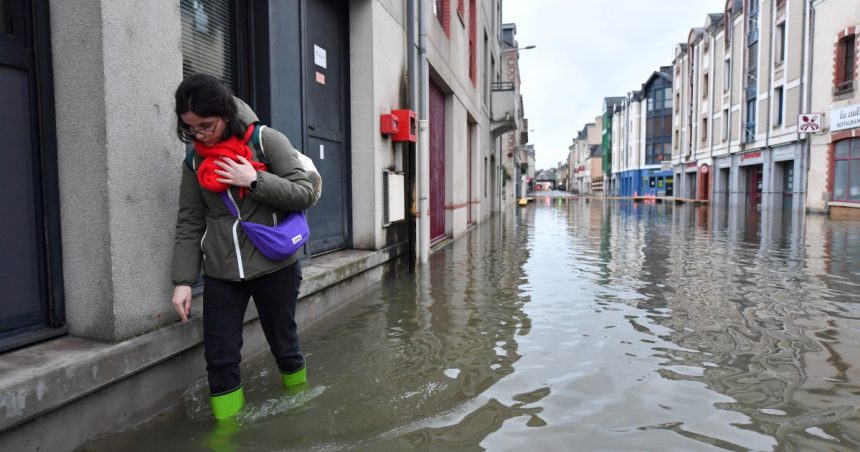 vestul frantei este vizat de un nou cod rosu de inundatii nivelul apei ar putea depasi recordul istoric din 1995 679b6e85157c4