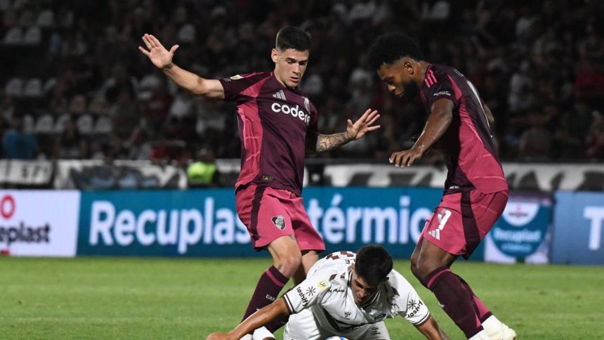 video a inceput campionatul mamut din argentina cu 30 de echipe in prima liga ce au facut boca juniors si river plate 6797292028dda