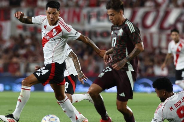 video amical hibrid river plate mexic cu peste 86 000 de spectatori prezenti pe el monumental din buenos aires 6790ed08ab598