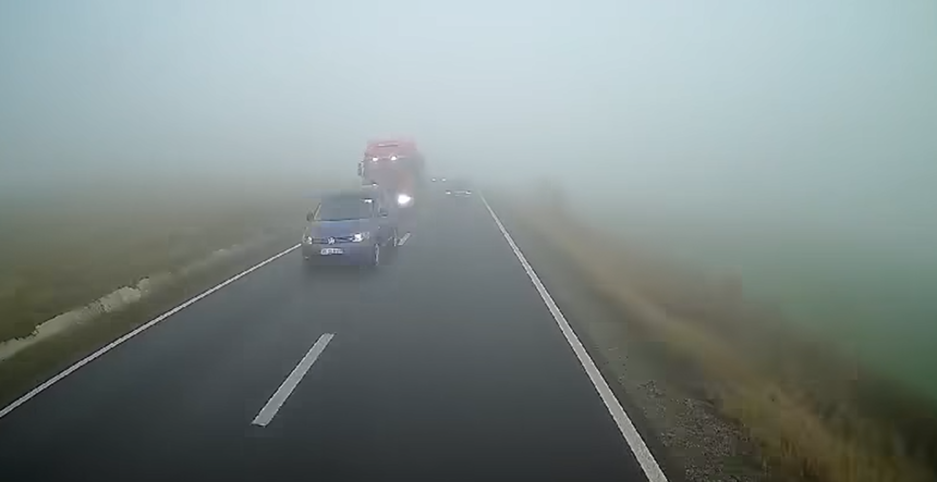 video depasire riscanta care a condus la accidentul produs la iesire din localitatea baia surprinsa de camera de bord 6798f04797178