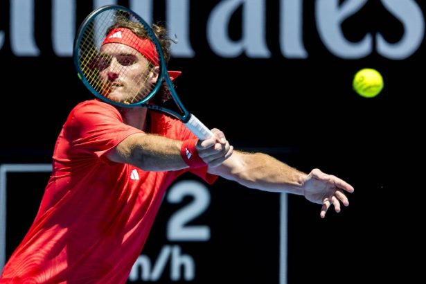 video despre cine vorbeste declaratii incredibile facute de tsitsipas dupa ce a fost eliminat prematur la melbourne 6784fe027e176